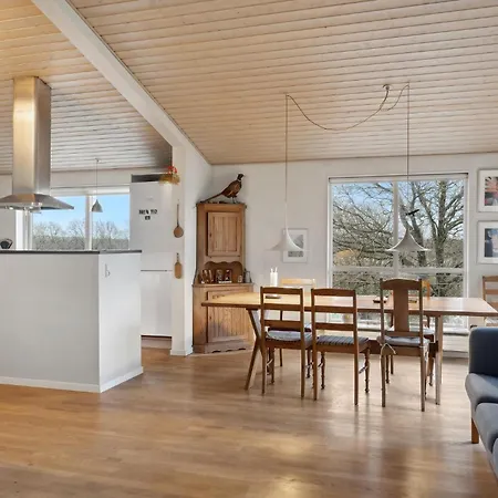 Holiday home Beautiful In With Kitchen